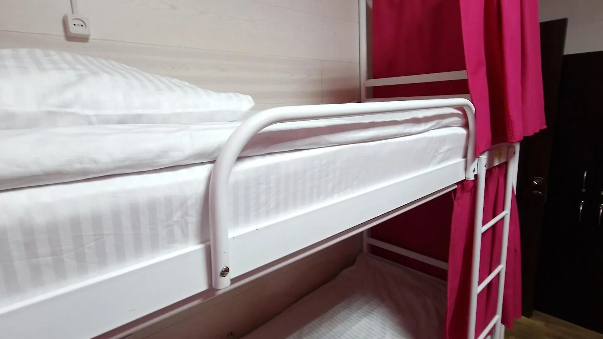 Hostel 777 Palace Of Ukraine 키예프 우크라이나